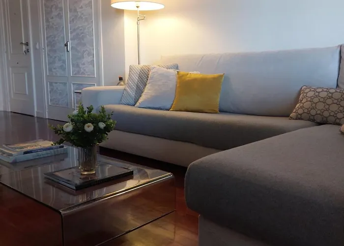 Daire Juli & Ria De *